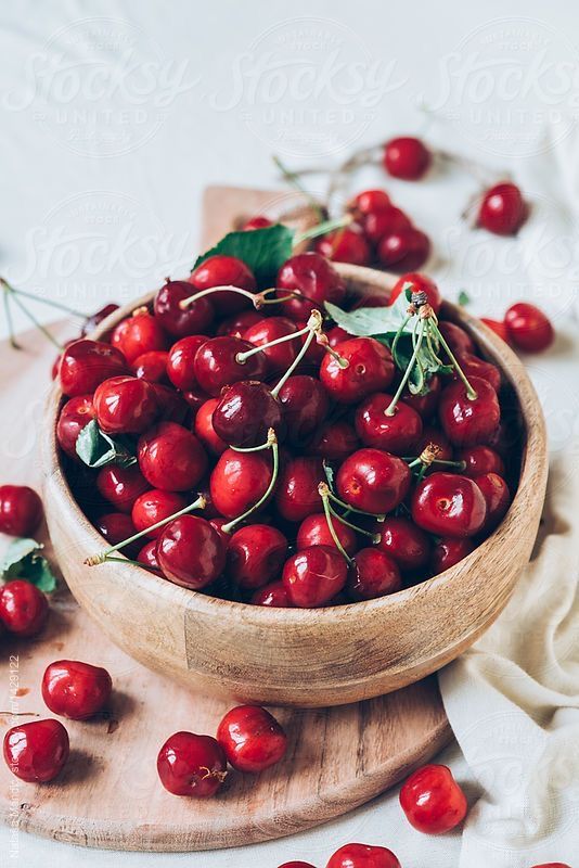 Cseresznye: a természet édes gyöngyszemei a nap kezdetéhez